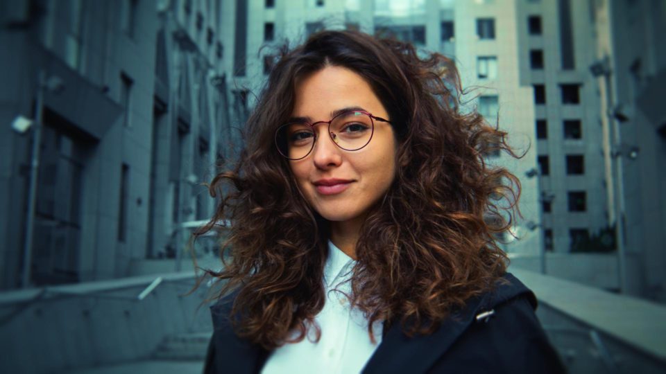 Color-corrected-skin-tones-girl-on-street-color-separation